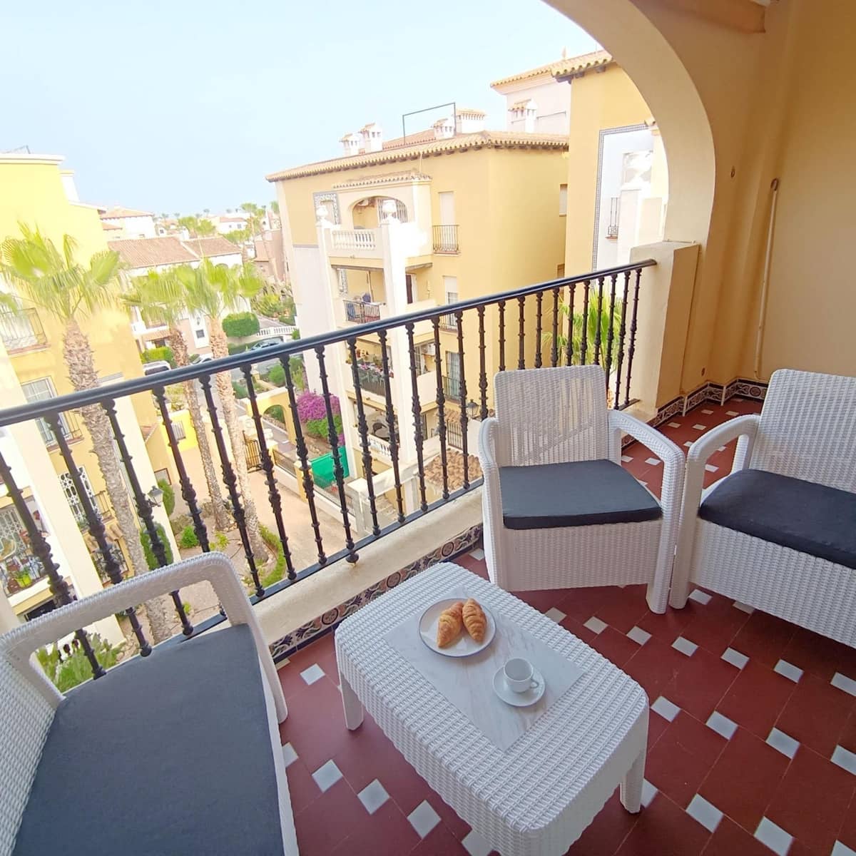 3 bedroom Penthouse for sale in Torrevieja with pool - € 329,000 (Ref: 9469053)