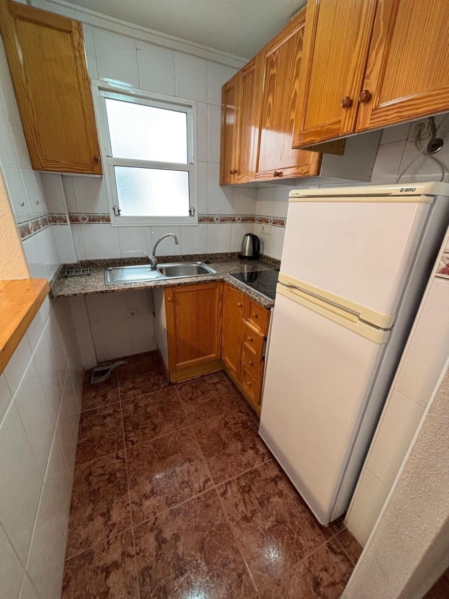 Apartamento de 2 habitaciones en Torrevieja en venta - 119.900 € (Ref: 9476290)