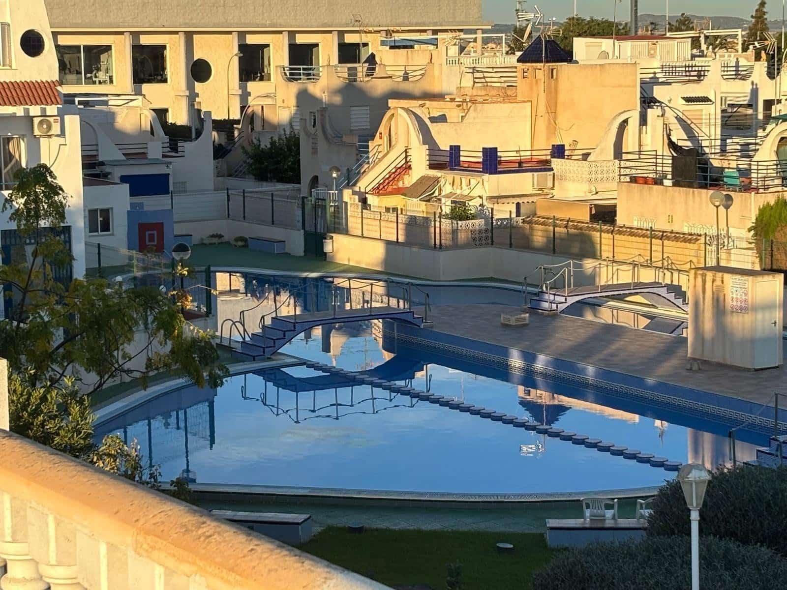 4 Zimmer Doppelhaus zu verkaufen in Torrevieja mit Pool - 169.900 € (Ref: 9476296)