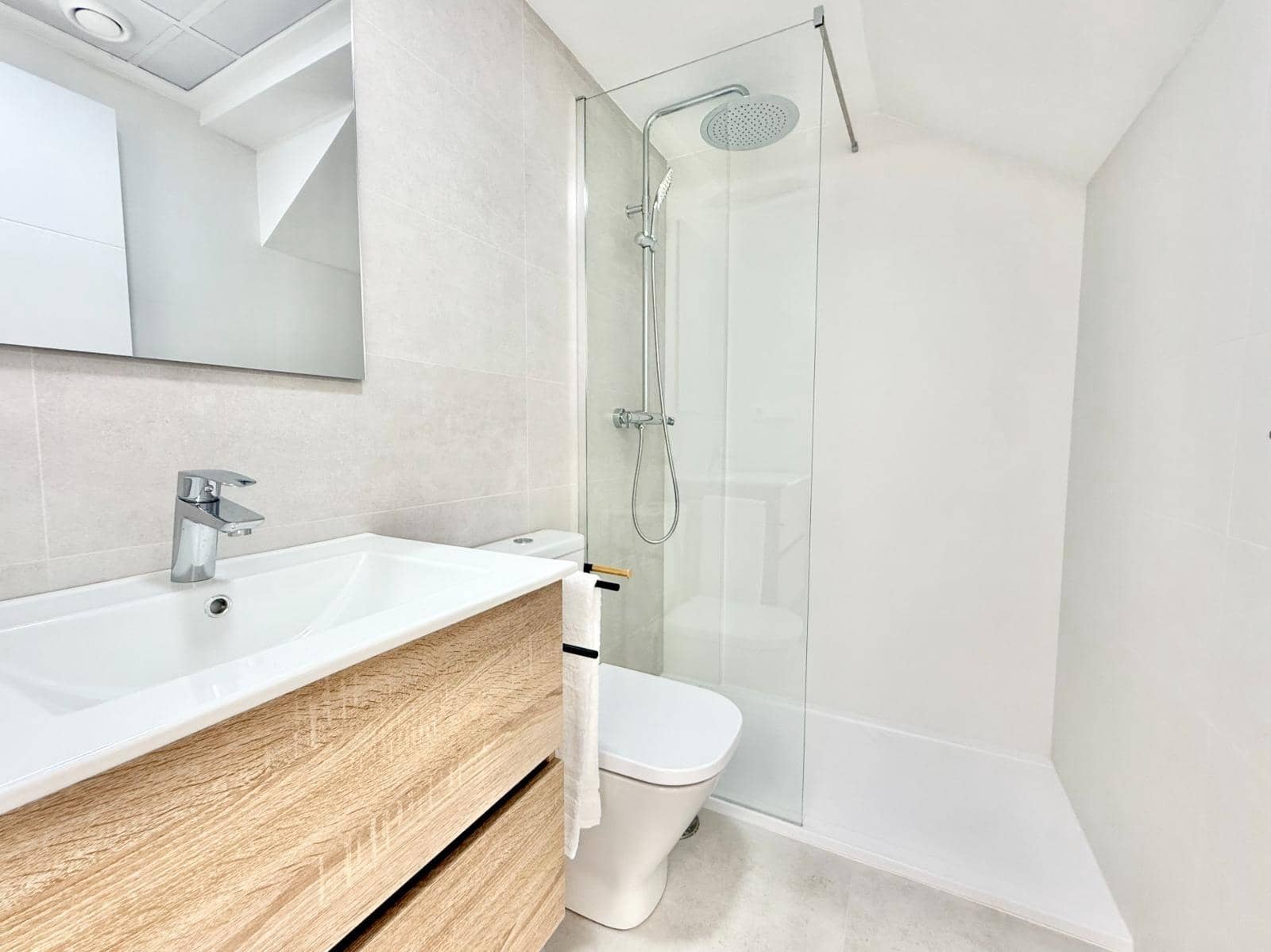 3 bedroom Townhouse for sale in Cox with pool garage - € 235,000 (Ref: 9476757)