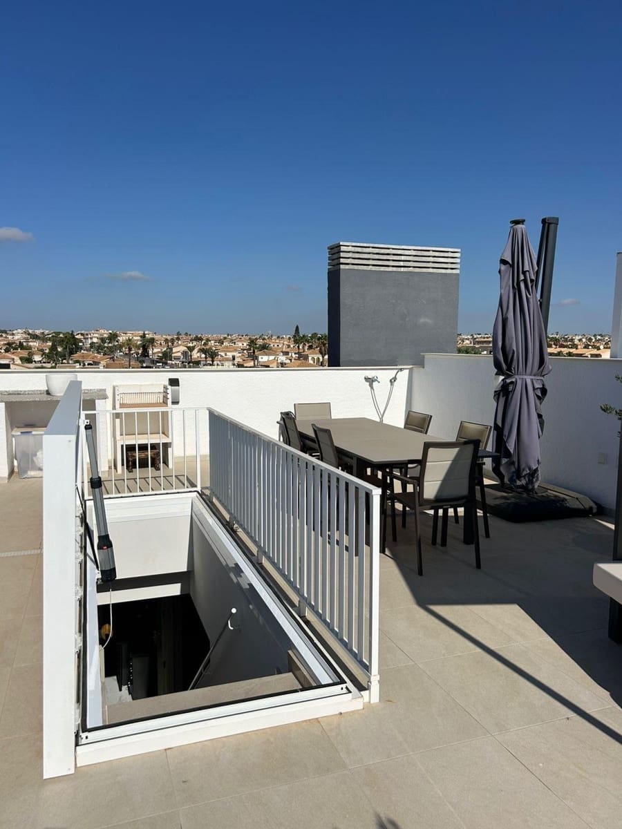 2 bedroom Apartment for sale in Orihuela Costa with garage - € 499,000 (Ref: 9482430)
