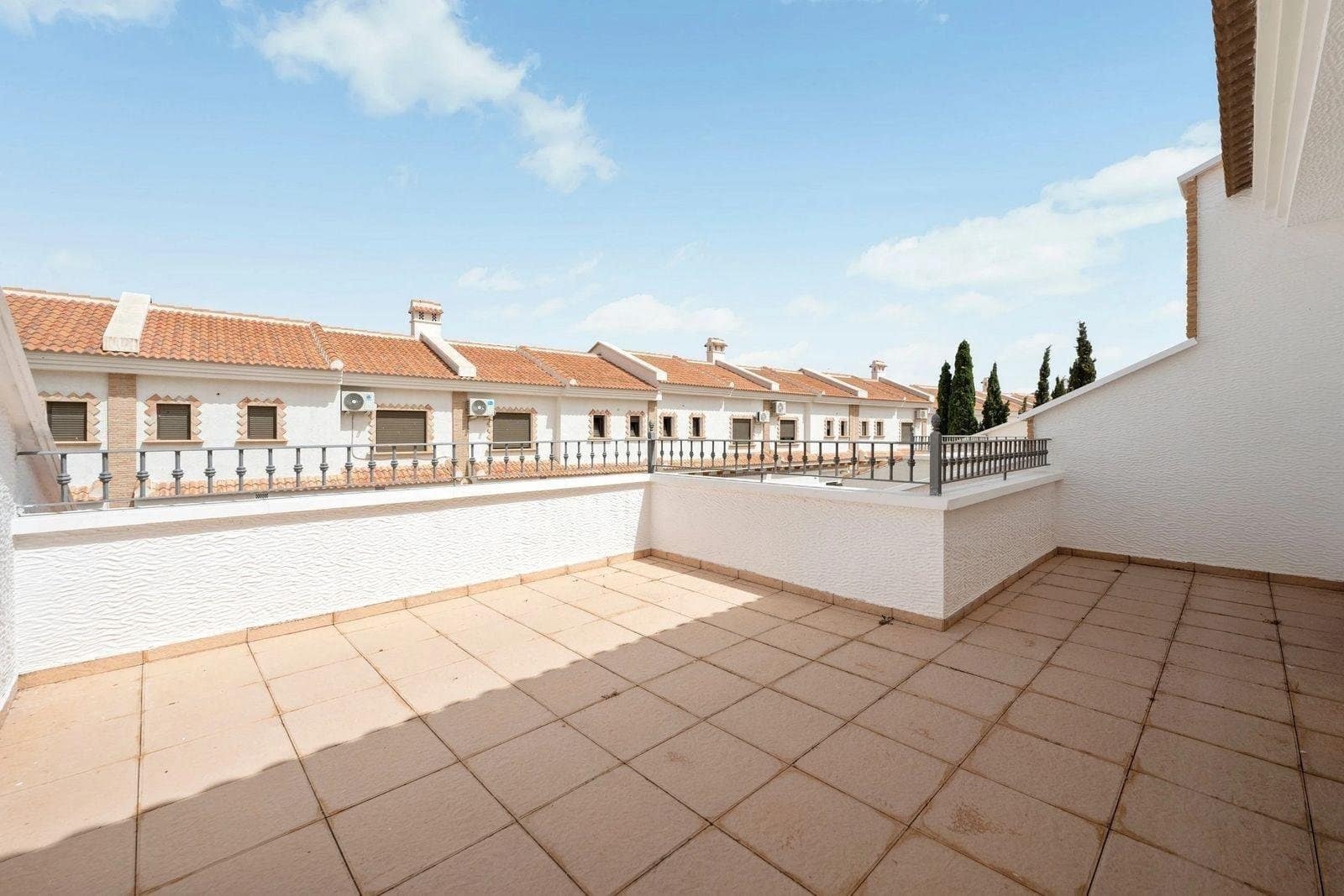 Pareado de 3 habitaciones en San Miguel de Salinas en venta con garaje - 229.900 € (Ref: 9482435)