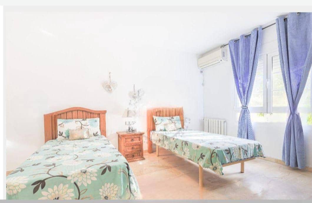 4 bedroom Villa for sale in Algorfa - € 440,000 (Ref: 9501032)