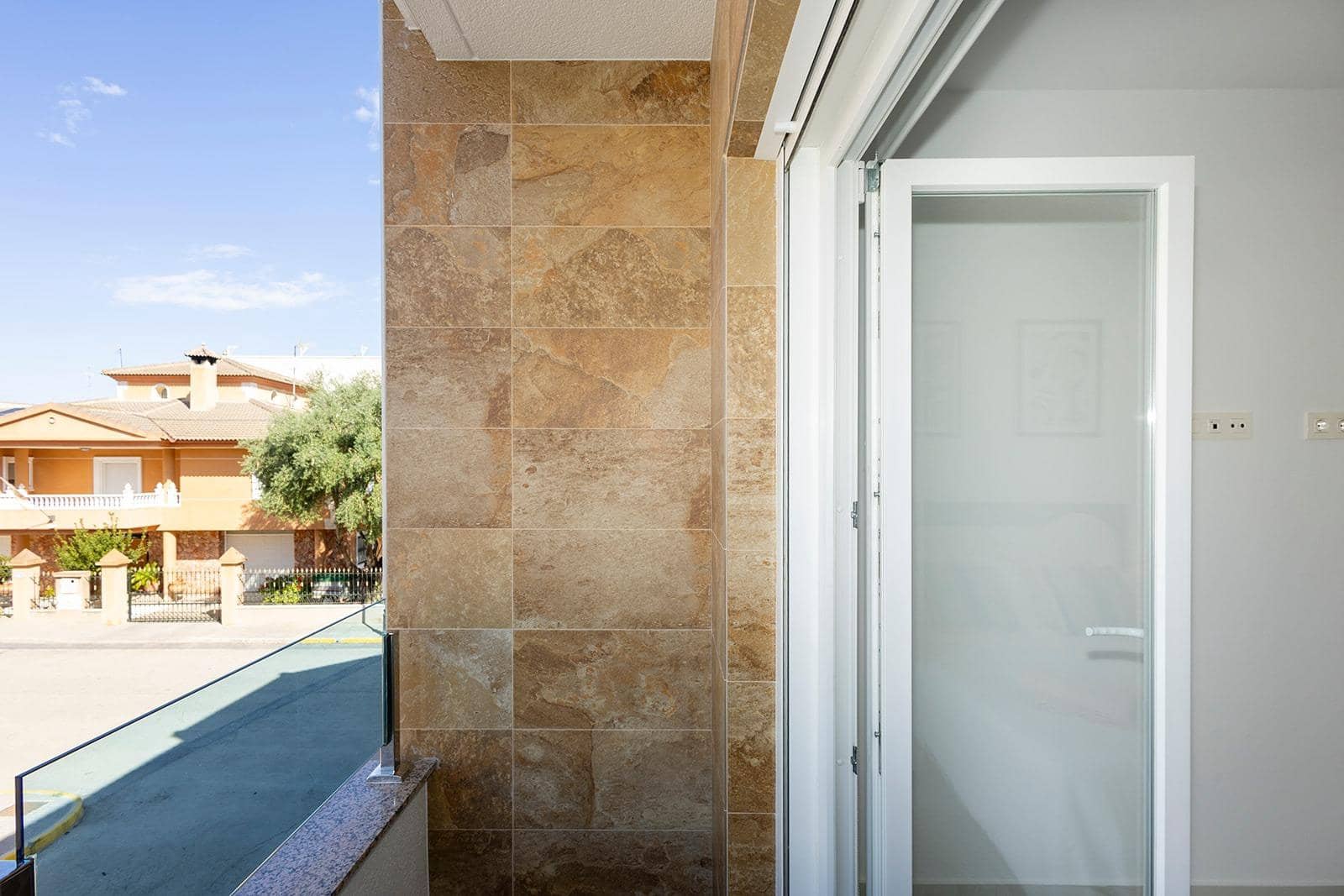 Apartamento de 2 habitaciones en Jacarilla en venta con garaje - 139.000 € (Ref: 9511050)