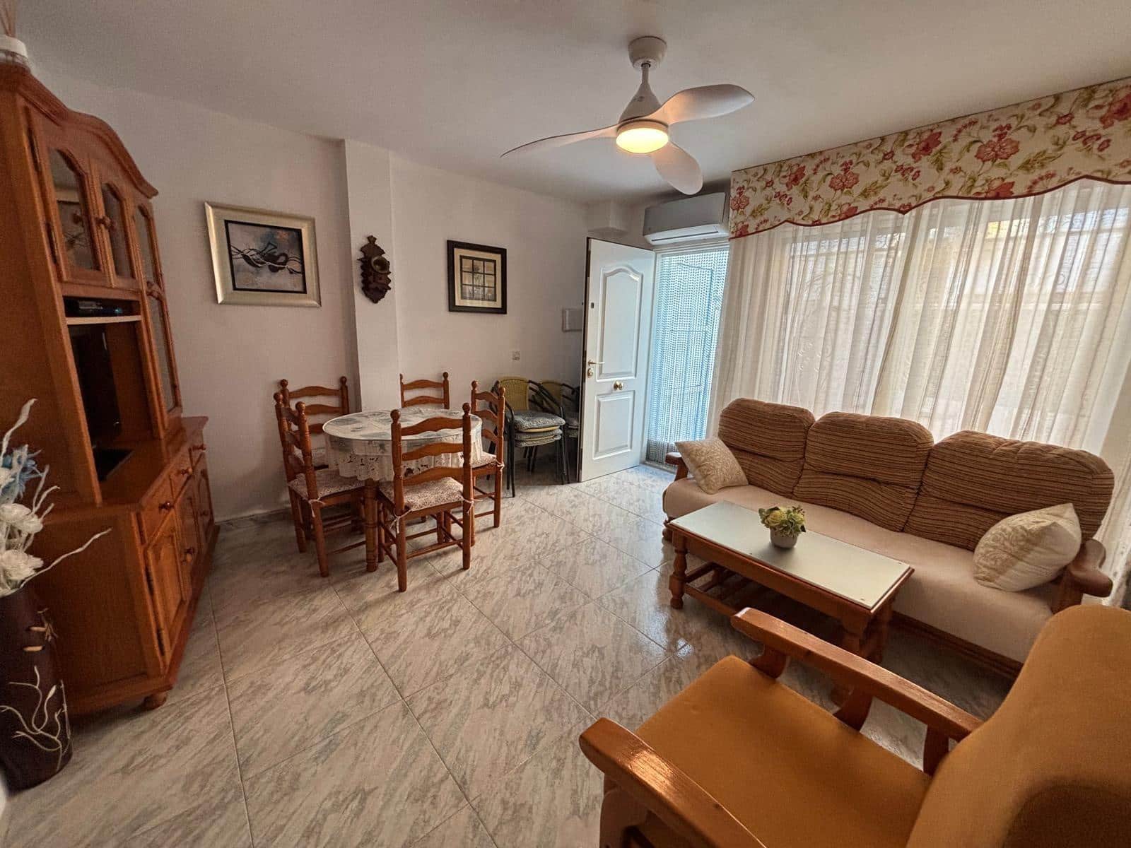 4 Zimmer Doppelhaus zu verkaufen in Torrevieja - 169.900 € (Ref: 9519776)