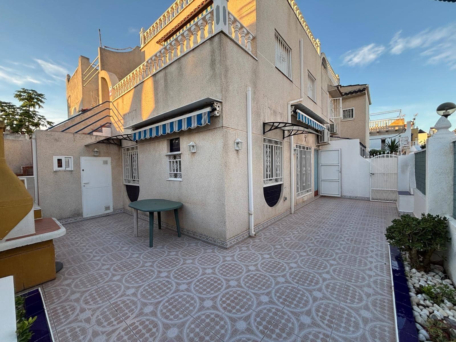 4 soveværelse Semi-Rækkehus til salg i Torrevieja - € 169.900 (Ref: 9521985)