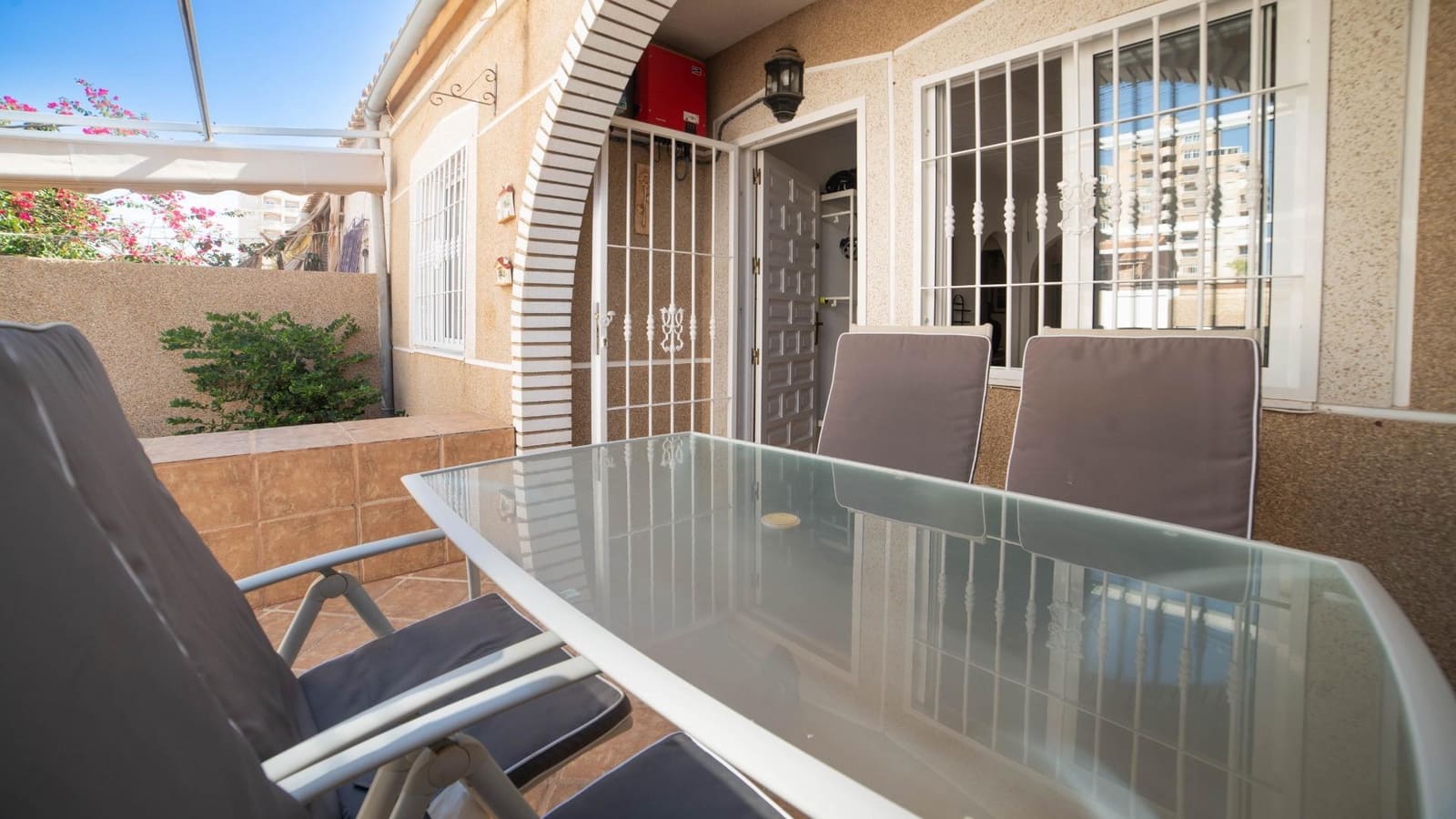 2 bedroom Terraced Villa for sale in Torrevieja - € 149,900 (Ref: 9521995)