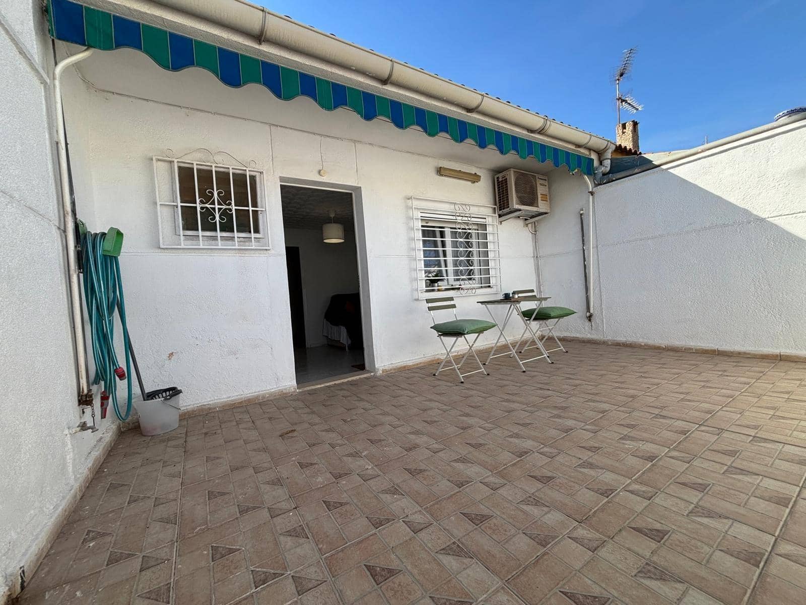 1 Zimmer Haus zu verkaufen in Torrevieja - 96.000 € (Ref: 9549065)