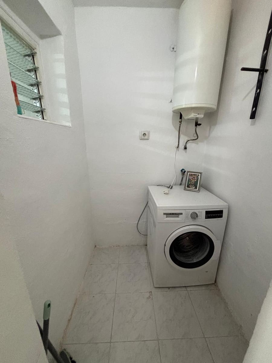 1 quarto Casa em Banda para venda em Torrevieja - 96 000 € (Ref: 9559955)