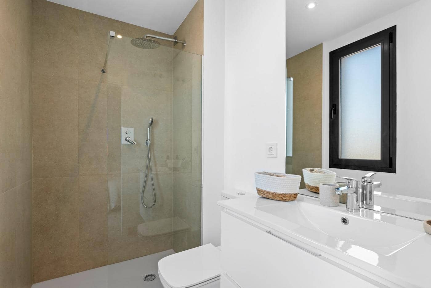 2 sypialnia Penthouse na sprzedaż w Mar de Cristal z basenem garażem - 325 000 € (Ref: 9579541)