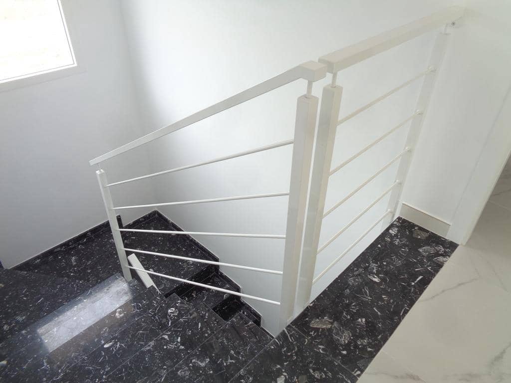 Chalet de 4 habitaciones en Pinoso en venta con piscina garaje - 423.000 € (Ref: 9580922)