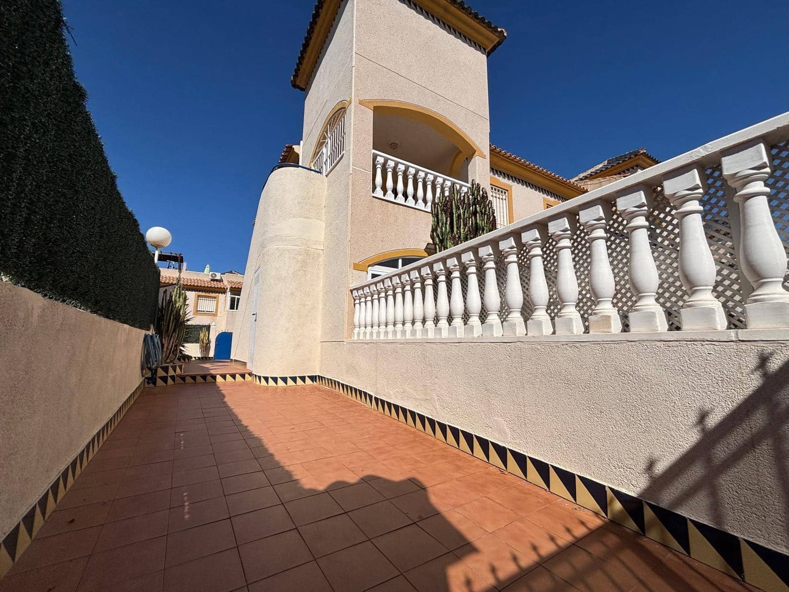 3 makuuhuone Omakotitalo myytävänä paikassa Torrevieja - 162 000 € (Ref: 9581145)