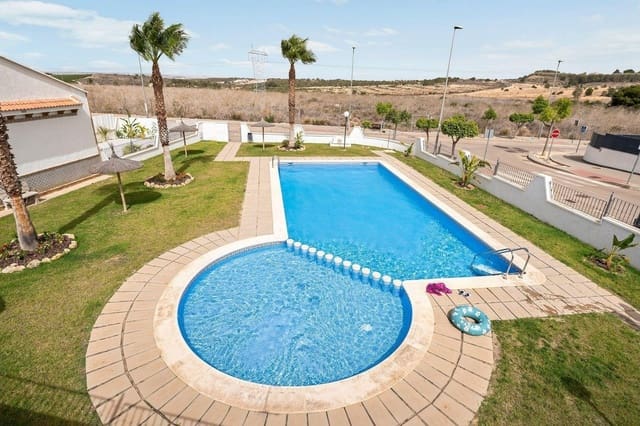 3 bedroom Semi-detached Villa for sale in San Miguel de Salinas with garage - € 229,900 (Ref: 9581149)