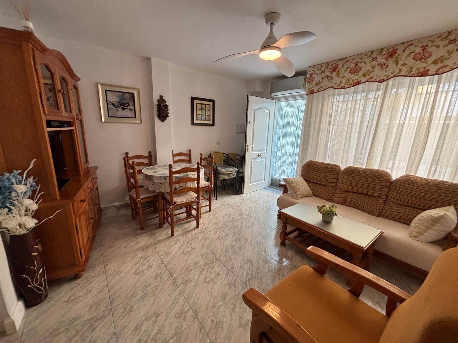 4 soveværelse Semi-Rækkehus til salg i Torrevieja - € 169.900 (Ref: 9581155)