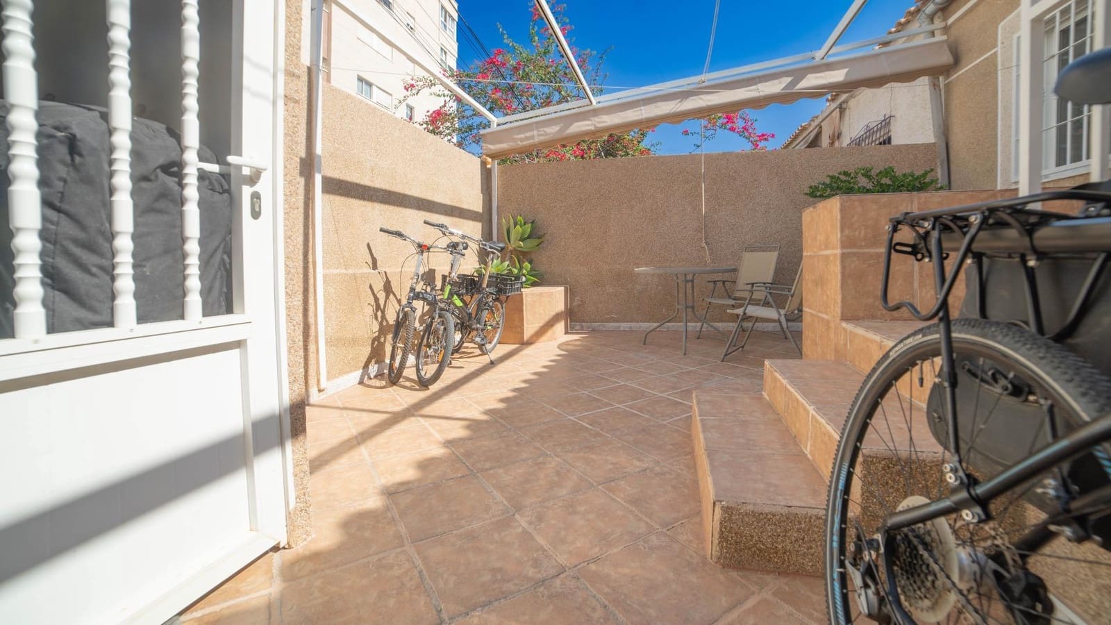 2 quarto Moradia em Banda para venda em Torrevieja - 149 900 € (Ref: 9581165)