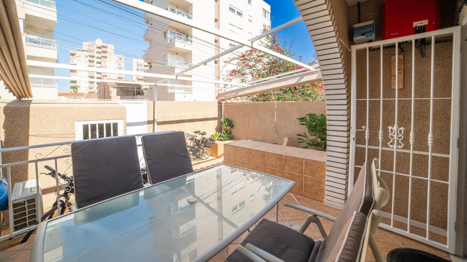 2 quarto Moradia em Banda para venda em Torrevieja - 149 900 € (Ref: 9581165)