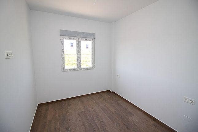 4 Zimmer Villa zu verkaufen in Pinoso mit Pool Garage - 375.000 € (Ref: 9588919)