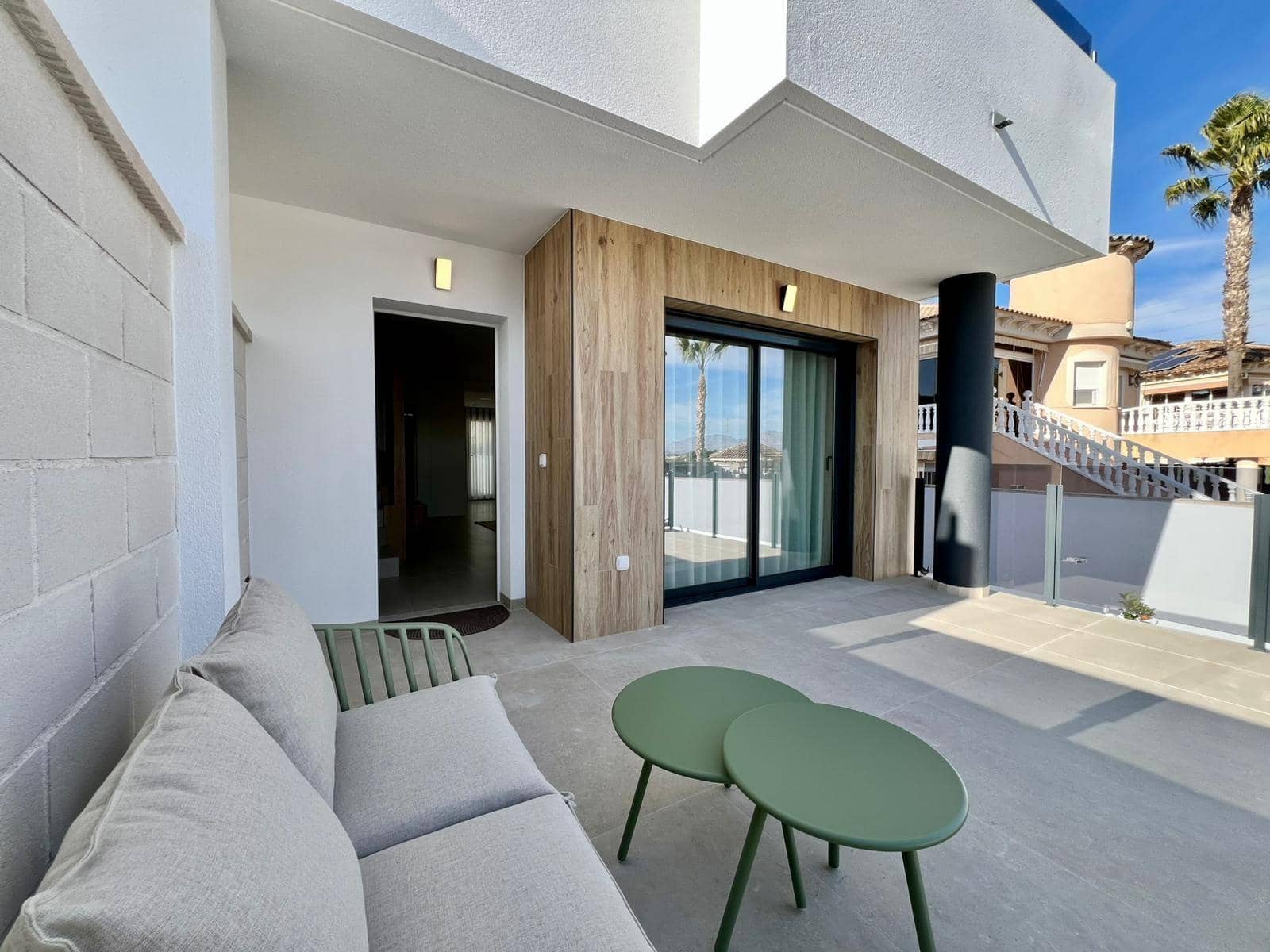 3 makuuhuone Huvila myytävänä paikassa Benferri - 298 000 € (Ref: 9601648)