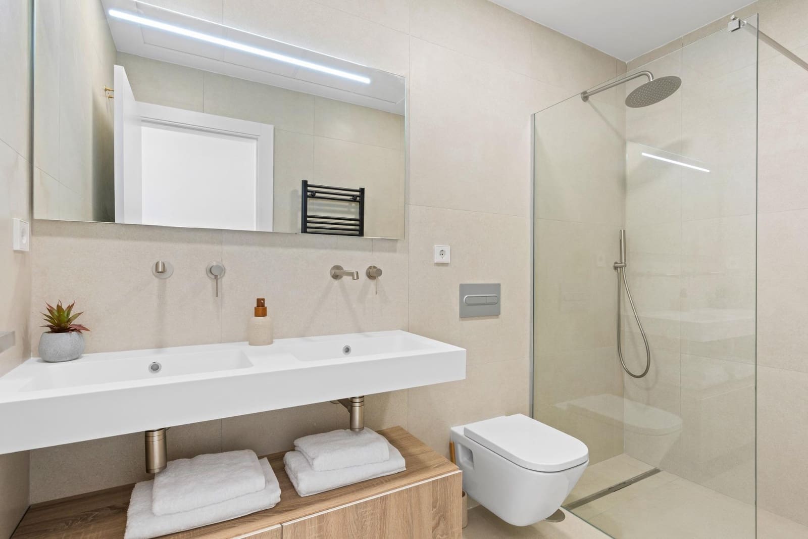 3 slaapkamer Villa te koop in Los Alcazares met zwembad garage - € 499.900 (Ref: 9628692)