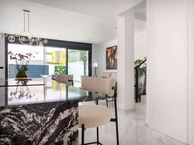 3 chambre Villa/Maison à vendre à San Pedro del Pinatar ciudad, San Pedro del Pinatar avec piscine garage - 478 000 € (Ref: 9638212)