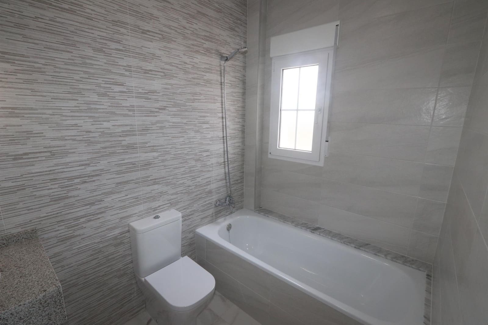 4 slaapkamer Villa te koop in Pinoso met zwembad garage - € 423.000 (Ref: 9638519)