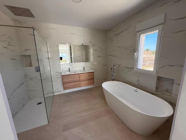 3 soveværelse Villa til salg i Pinoso med swimmingpool - € 356.000 (Ref: 9647164)