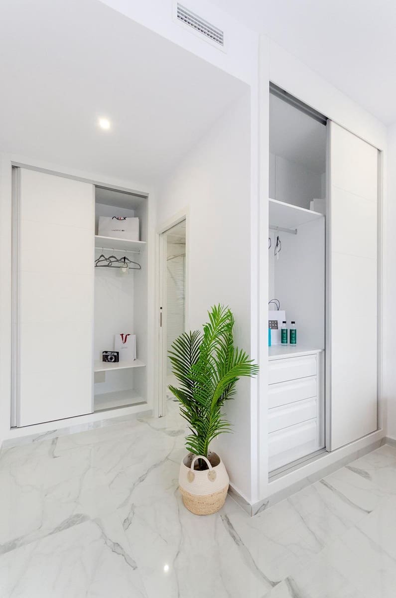 Chalet de 3 habitaciones en Torrevieja en venta con piscina garaje - 424.000 € (Ref: 9653503)