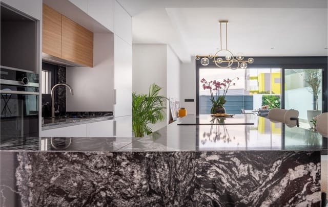 3 makuuhuone Huvila myytävänä paikassa San Pedro del Pinatar ciudad, San Pedro del Pinatar mukana uima-altaan 
autotalli - 478 000 € (Ref: 9664455)