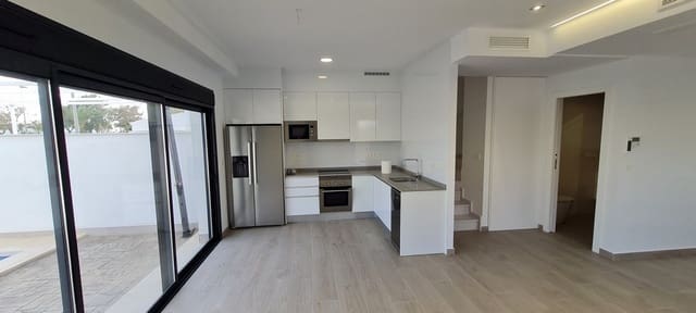 3 slaapkamer Villa te koop in Villamartin, Orihuela met zwembad garage - € 499.900 (Ref: 9675305)