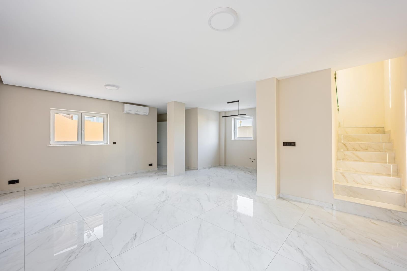 4 Zimmer Villa zu verkaufen in Ciudad Quesada mit Pool Garage - 499.000 € (Ref: 9681535)