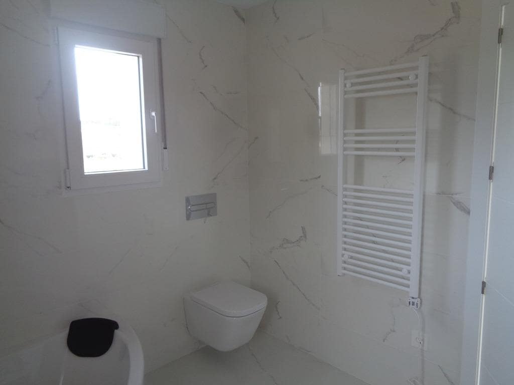 4 Zimmer Villa zu verkaufen in Pinoso mit Pool Garage - 423.000 € (Ref: 9681833)