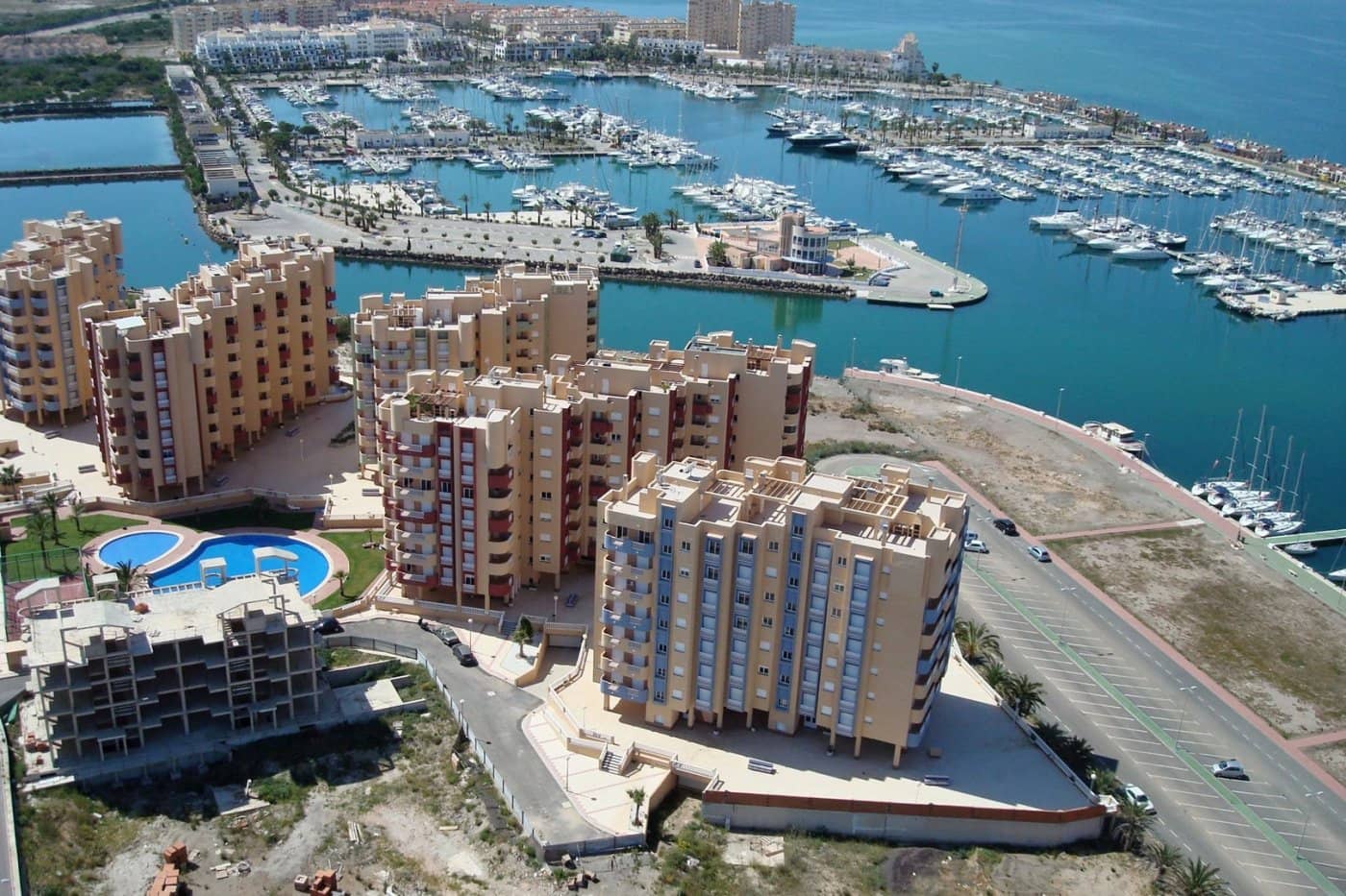 3 bedroom Apartment for sale in La Manga del Mar Menor with pool - € 240,052 (Ref: 9681945)