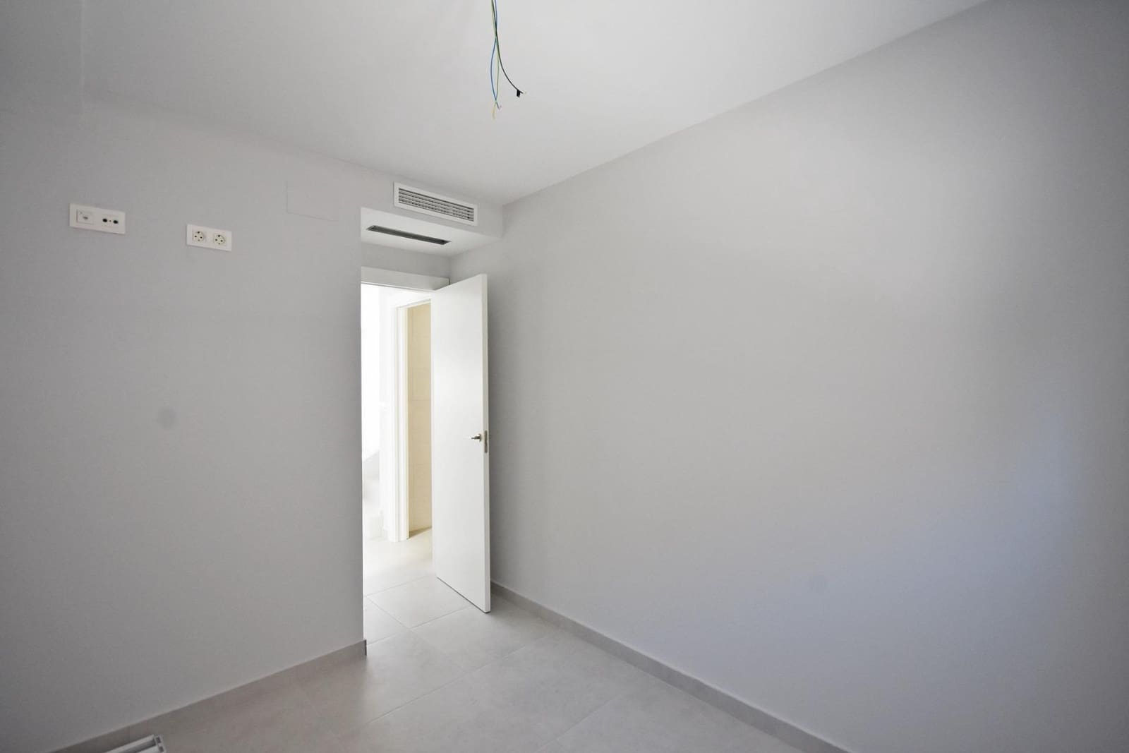 3 slaapkamer Villa te koop in Alamillo met zwembad garage - € 294.000 (Ref: 9693465)