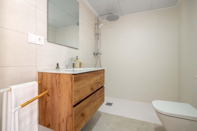 Bungalow de 3 habitaciones en Cox en venta con piscina garaje - 235.000 € (Ref: 9715776)