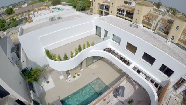 3 slaapkamer Villa te koop in Heredades, Almoradí met garage - € 429.000 (Ref: 9723315)