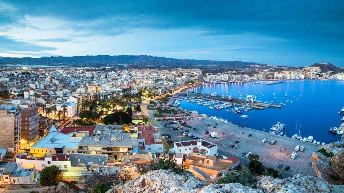 4 chambre Villa/Maison à vendre à Aguilas avec piscine - 405 000 € (Ref: 9743783)