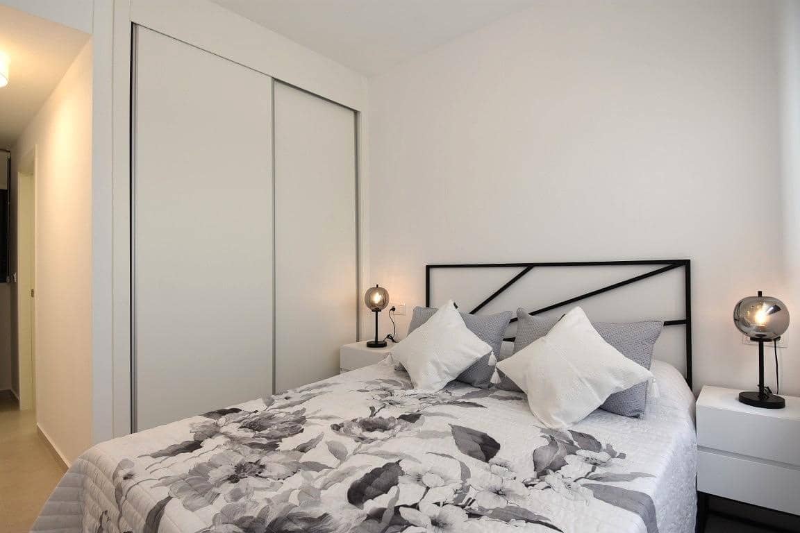 2 bedroom Penthouse for sale in San Miguel de Salinas with pool garage - € 316,000 (Ref: 9746219)