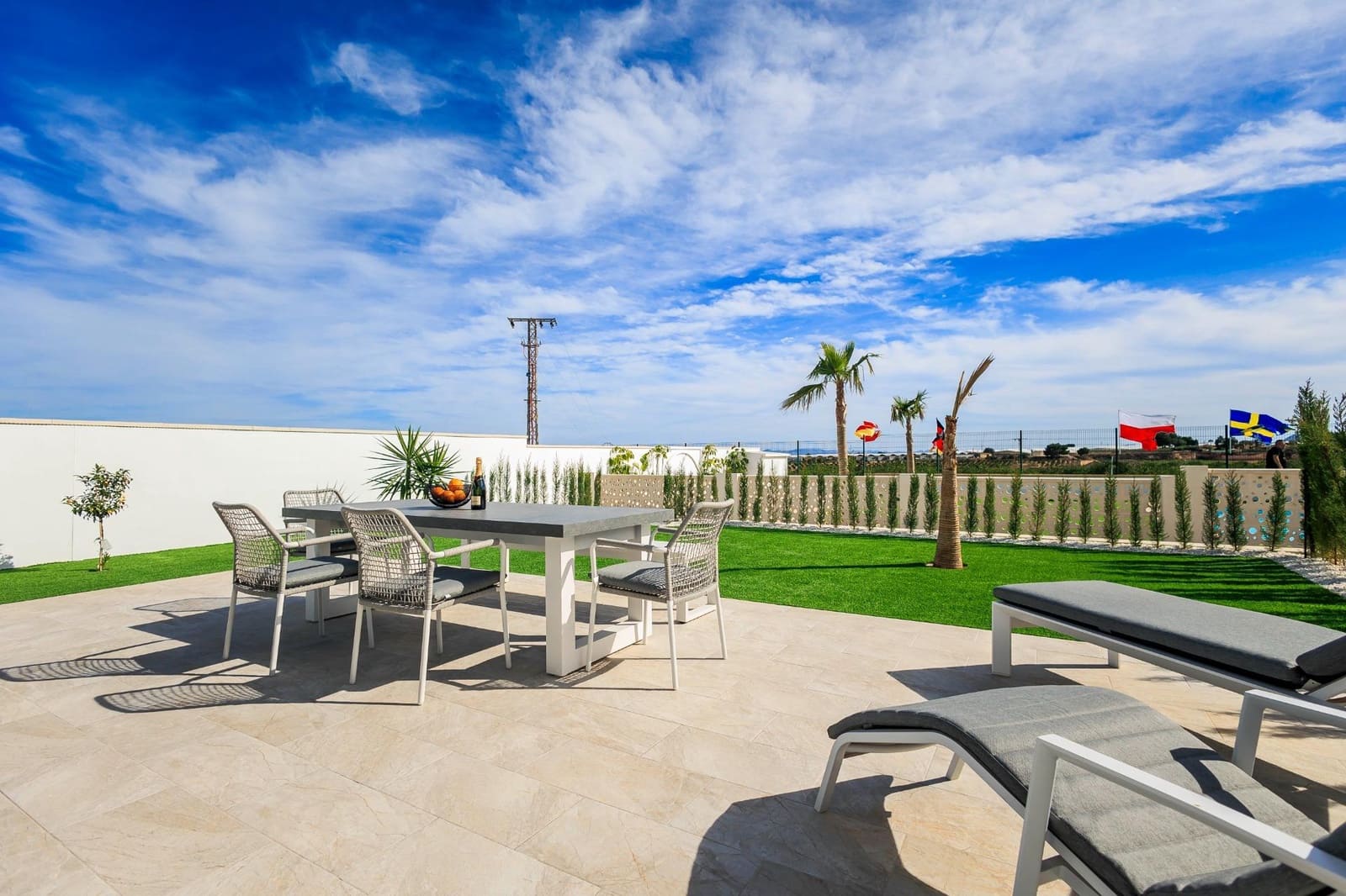 Chalet de 3 habitaciones en Pilar de la Horadada en venta con piscina garaje - 460.000 € (Ref: 9746580)