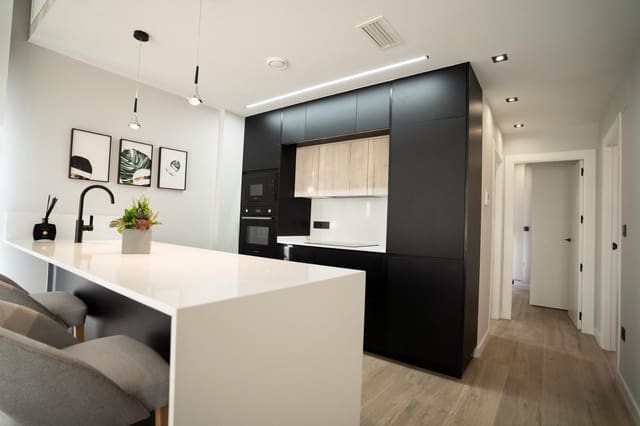 Bungalow de 2 habitaciones en Pilar de la Horadada ciudad, Pilar de la Horadada en venta con piscina garaje - 330.000 € (Ref: 9757136)