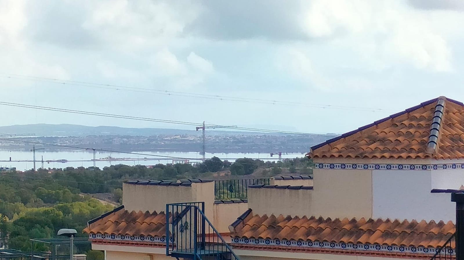 3 makuuhuone Omakotitalo myytävänä paikassa Orihuela Costa mukana uima-altaan - 319 900 € (Ref: 9762808)