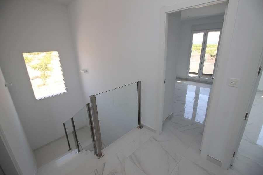 Chalet de 4 habitaciones en Pinoso en venta con piscina garaje - 547.000 € (Ref: 9786508)