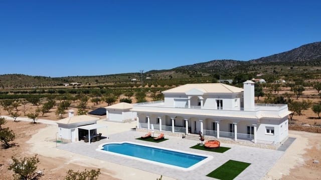 6 Zimmer Villa zu verkaufen in Pinoso mit Pool Garage - 611.000 € (Ref: 9803541)