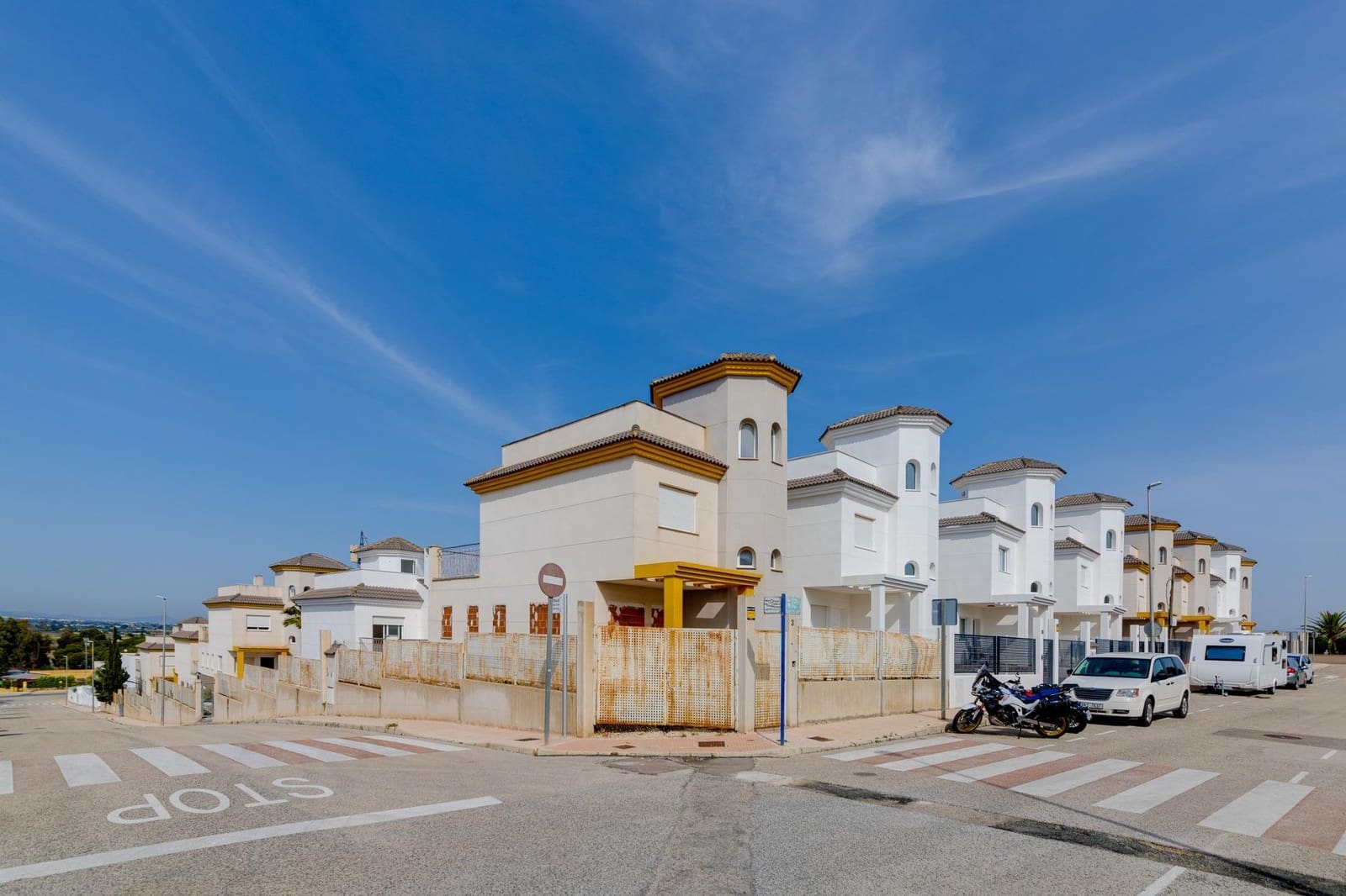 3 bedroom Villa for sale in San Fulgencio with pool - € 275,000 (Ref: 9827185)
