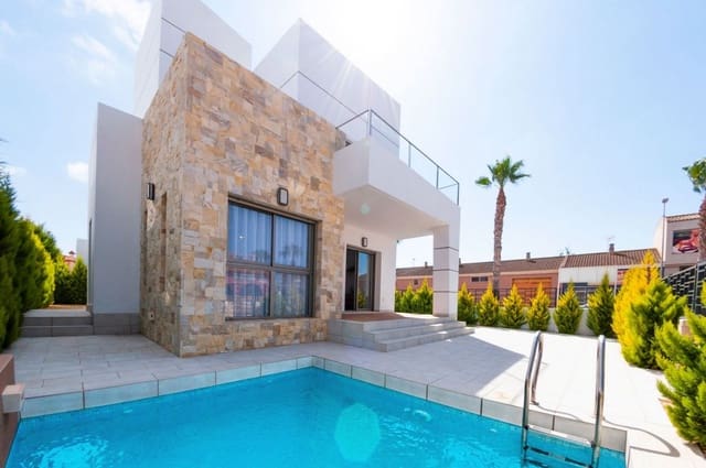 3 soveværelse Villa til salg i Los Alcázares med swimmingpool - € 544.841 (Ref: 9827187)