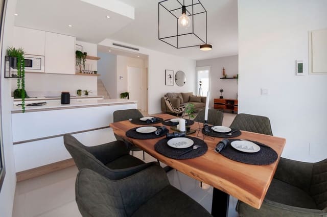 3 soveværelse Villa til salg i Los Alcázares med swimmingpool - € 544.841 (Ref: 9827187)