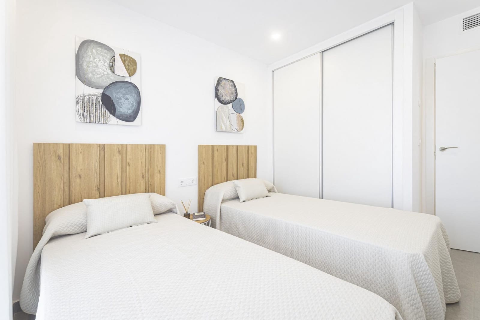 3 bedroom Apartment for sale in La Manga del Mar Menor with pool garage - € 254,000 (Ref: 9827202)