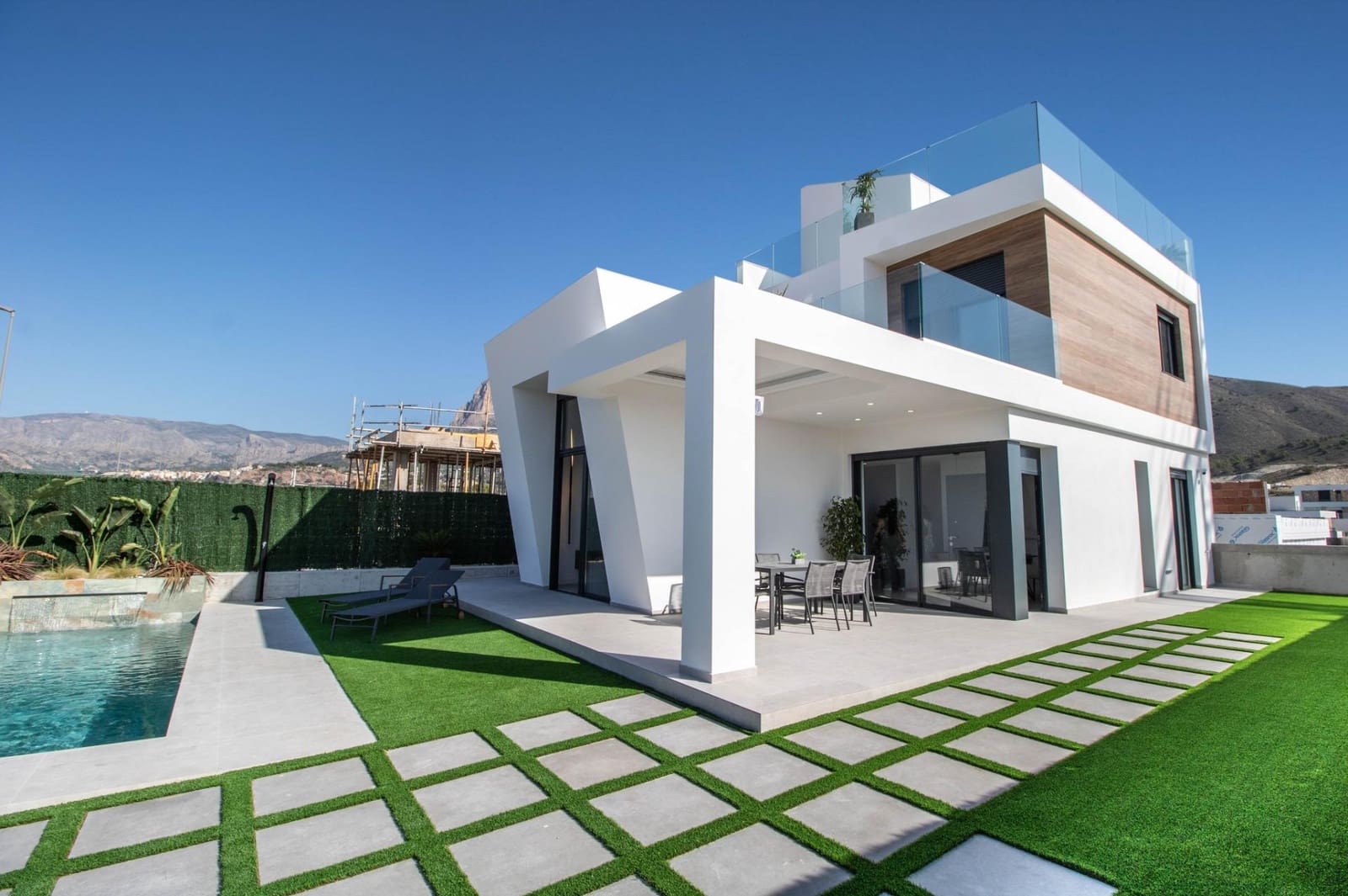 3 bedroom Villa for sale in Finestrat with pool - € 579,000 (Ref: 9827208)