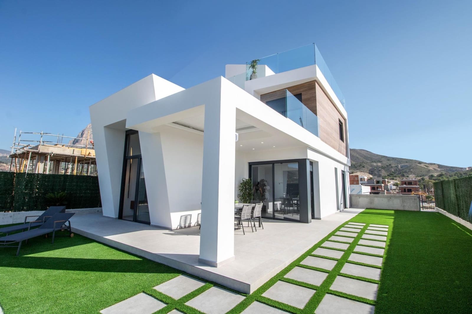 3 bedroom Villa for sale in Finestrat with pool - € 579,000 (Ref: 9827208)