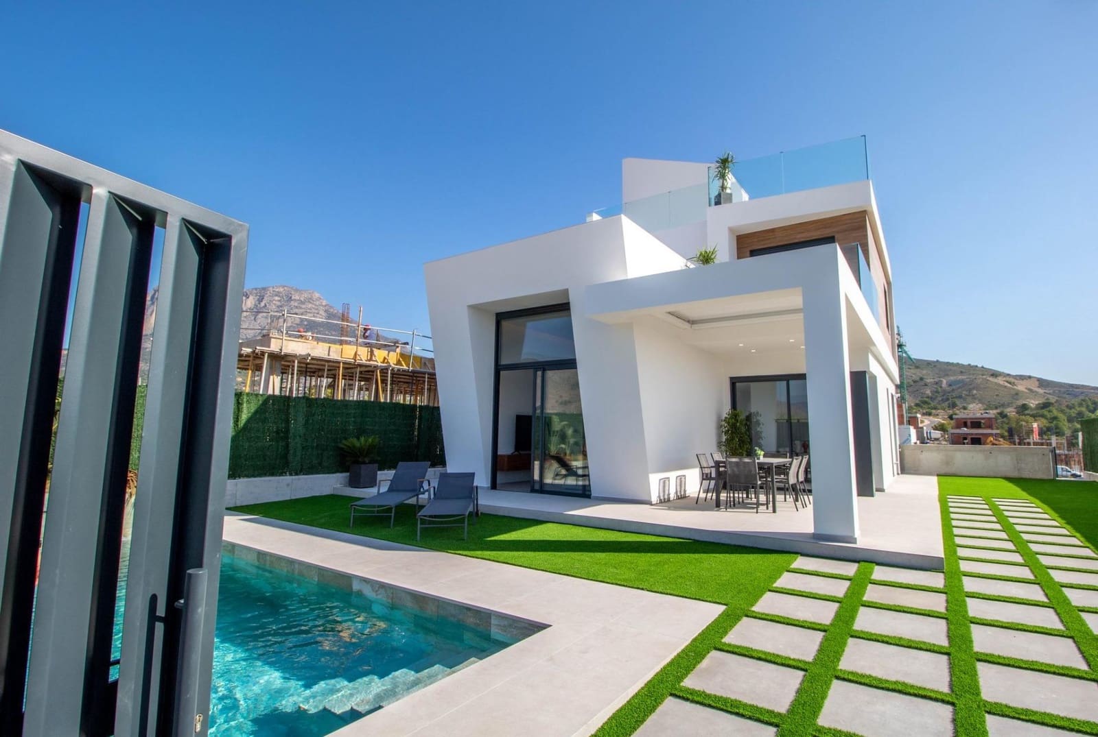 3 bedroom Villa for sale in Finestrat with pool - € 579,000 (Ref: 9827208)