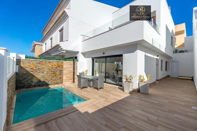 3 soverom Kjedet enebolig til salgs i San Pedro del Pinatar med svømmebasseng garasje - € 380 000 (Ref: 9827215)